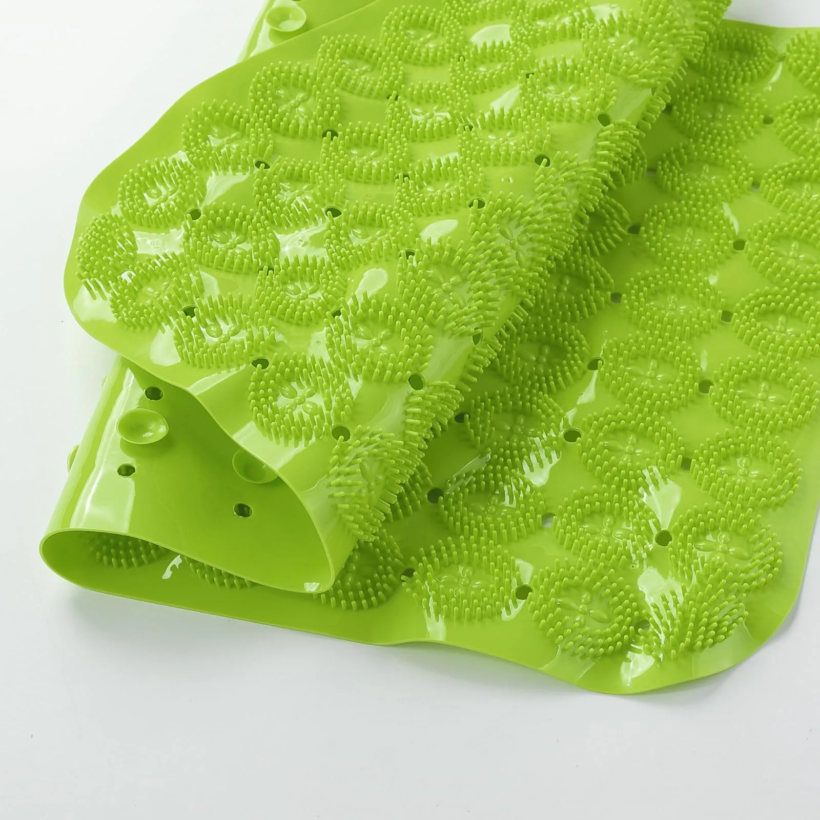 UMAI X SAVYA Home Anti Skid Bath Mat for Bathroom, PVC Bath Mat with Suction Cup, Machine Washable Floor Mat (67x37 cm) (Green)